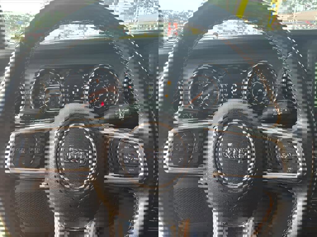 Used 2021 Jeep Gladiator Overland image 28