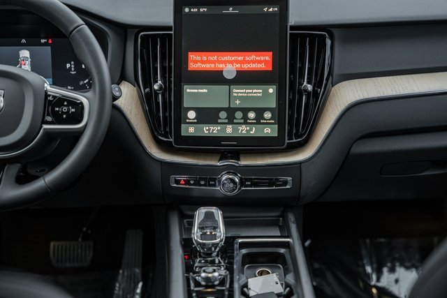 New 2026 Volvo XC60 B5 Plus w/ Protection Package Premier image 21