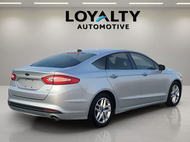 Used 2016 Ford Fusion SE FWD image 5