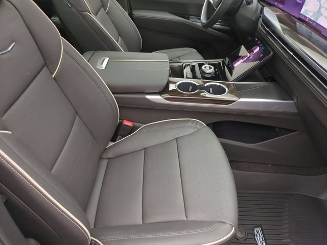 New 2026 Cadillac Escalade ESV Luxury w/ Touring Package AWD/4WD image 28