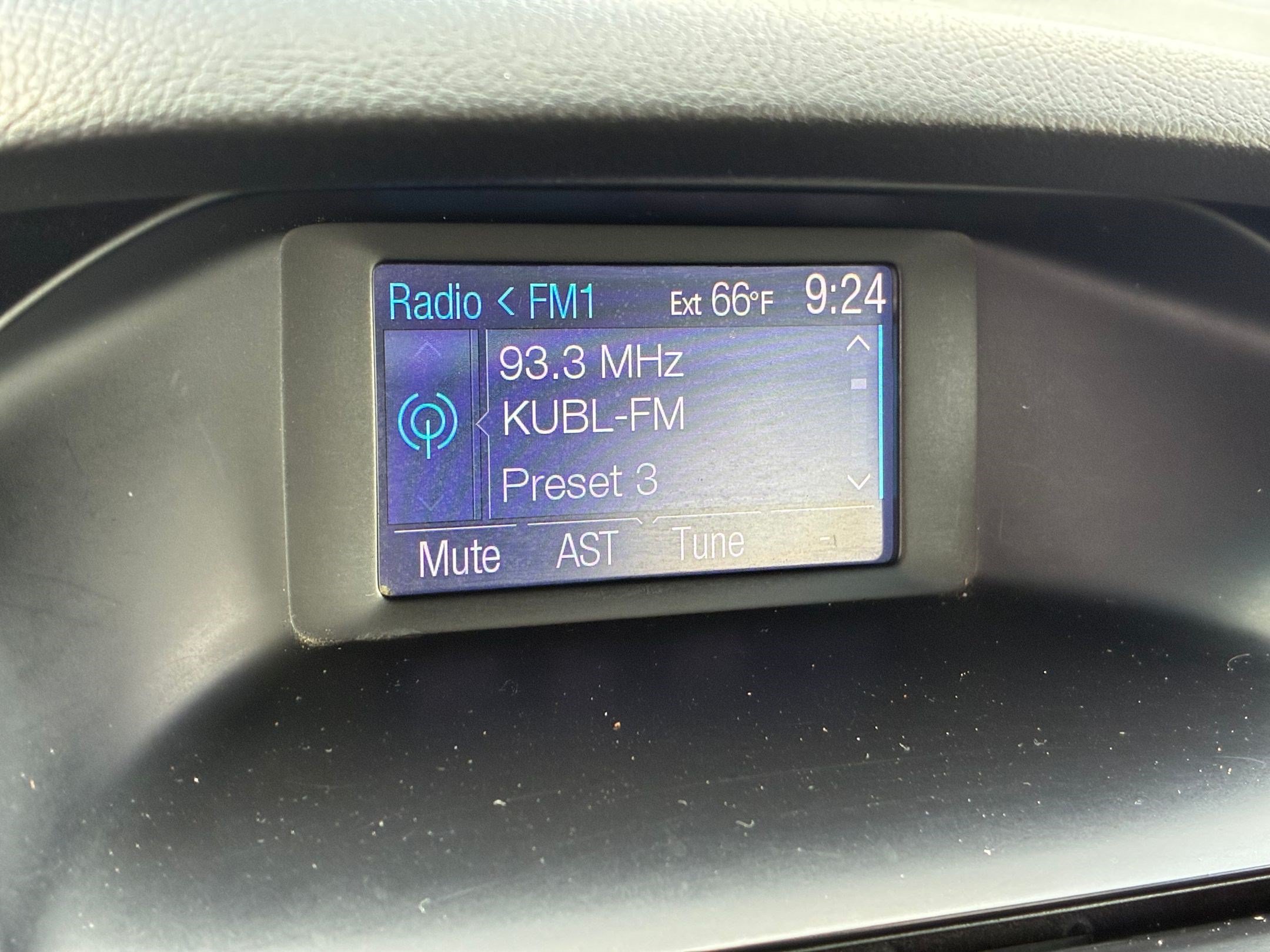 Used 2012 Ford Focus SE FWD image 23