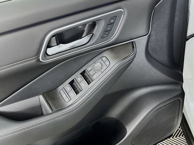 New 2026 Nissan Rogue Platinum w/ Platinum Premium Package image 16