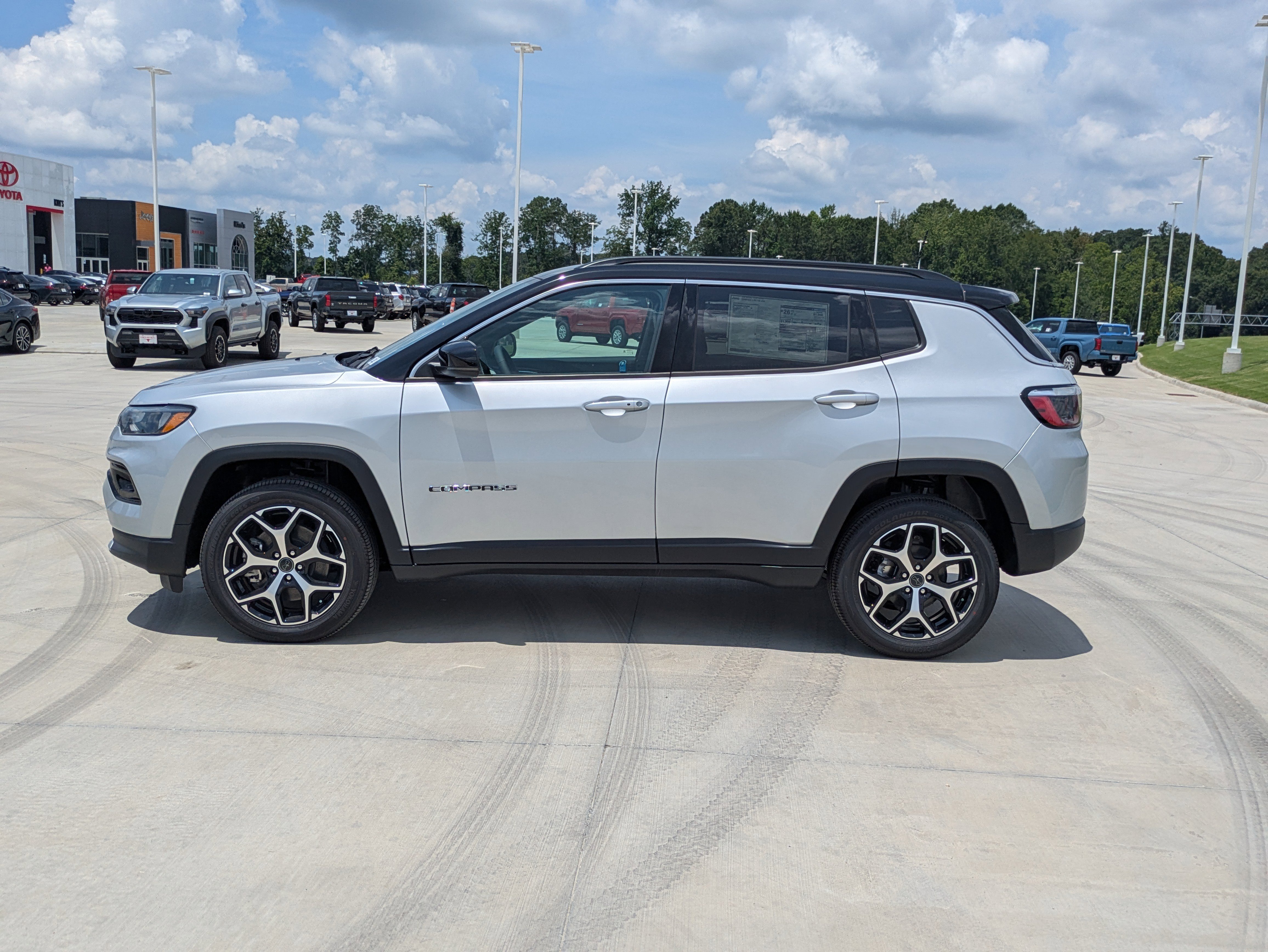 New 2026 Jeep Compass Limited AWD/4WD image 2