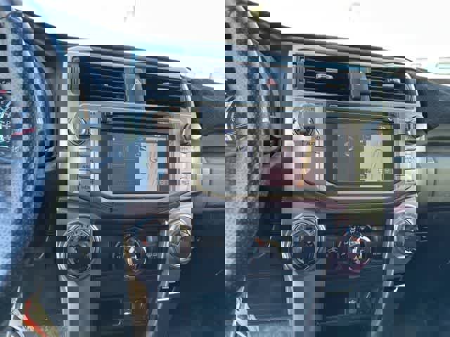 Used 2015 Toyota 4Runner SR5 image 6