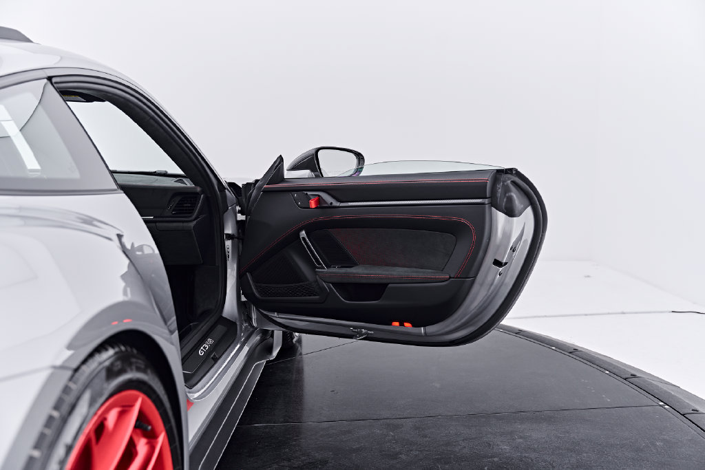 Used 2025 Porsche 911 GT3 RS w/ Weissach Package RWD image 41