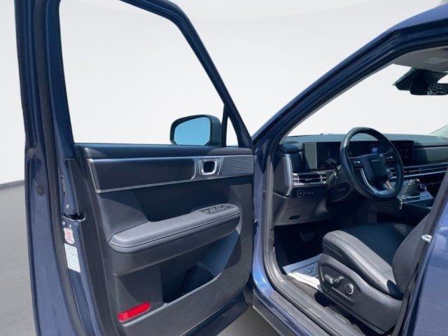 Used 2025 Hyundai Santa Fe SEL FWD image 15