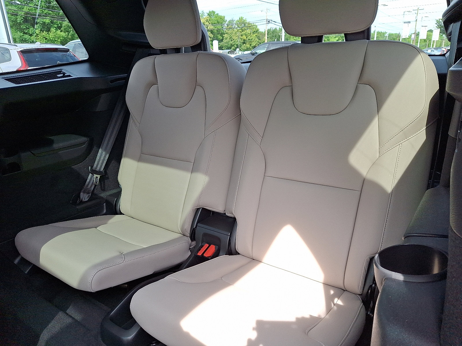 New 2026 Volvo XC90 B6 Plus image 6