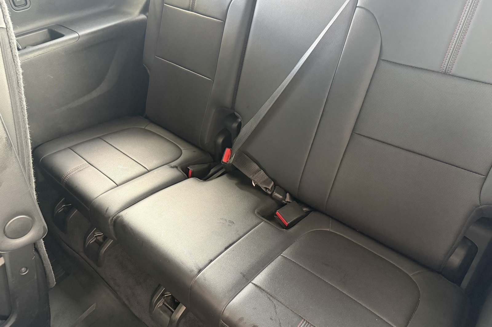 Used 2023 Chevrolet Traverse RS w/ LPO, Floor Liner Package AWD/4WD image 16