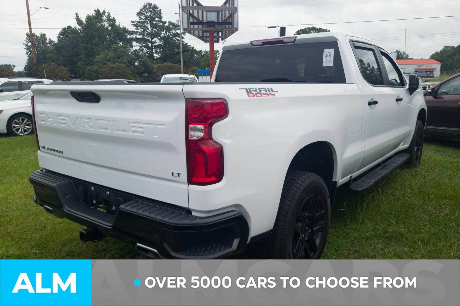 Used 2021 Chevrolet Silverado 1500 LT Trail Boss w/ Bed Protection Package AWD/4WD image 2