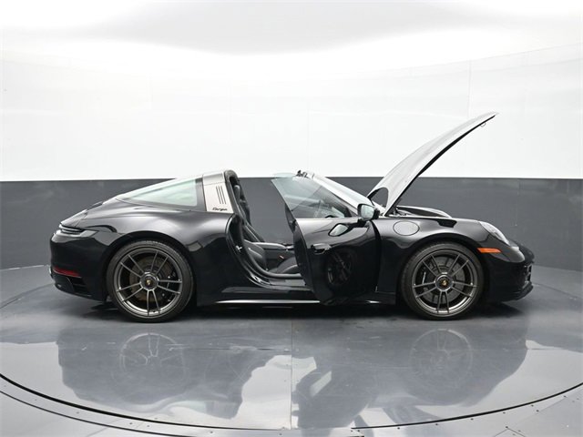 Used 2022 Porsche 911 50th Anniversary Edition image 36