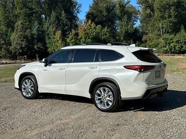 Used 2021 Toyota Highlander Limited AWD/4WD image 7