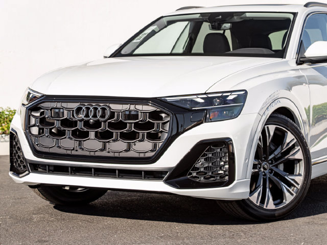 New 2026 Audi Q8 Premium Plus AWD/4WD image 2