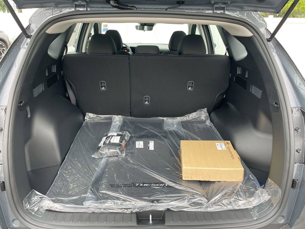 Certified 2025 Hyundai Tucson SE image 49