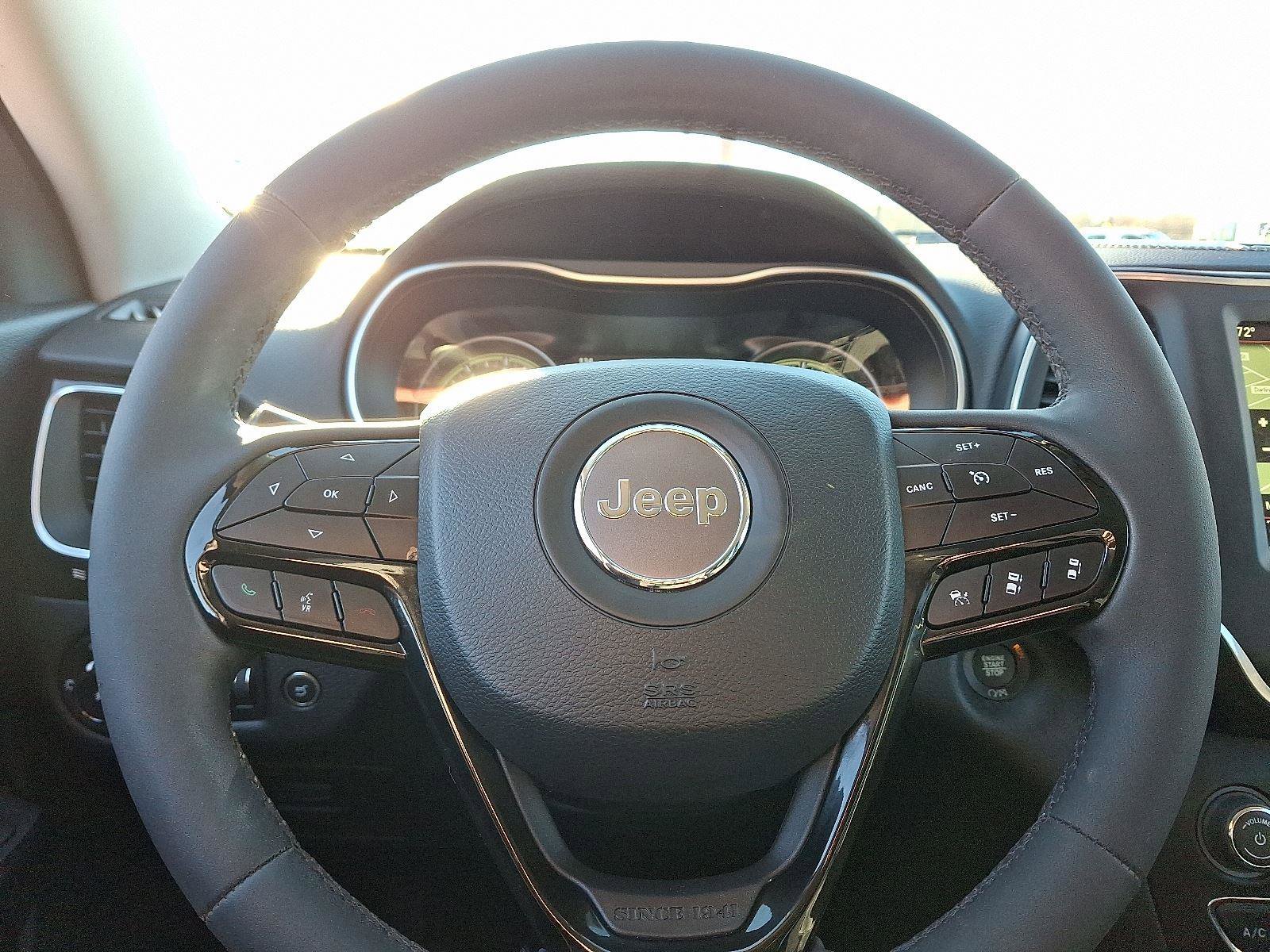 Used 2023 Jeep Cherokee Altitude Lux image 18