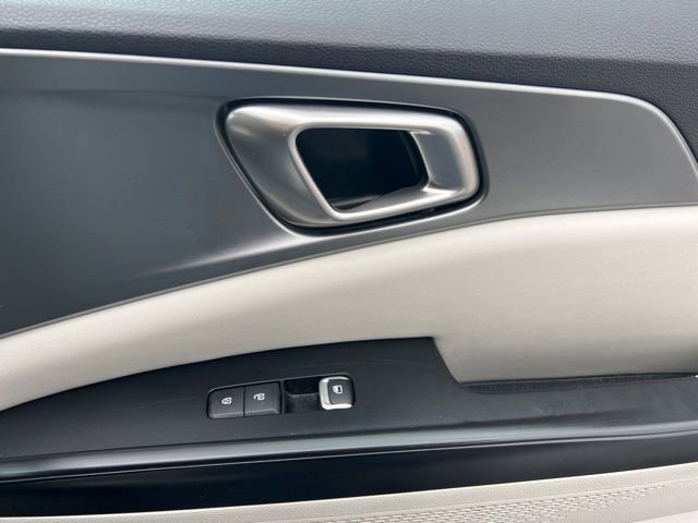 Used 2024 Kia Carnival LX FWD image 35