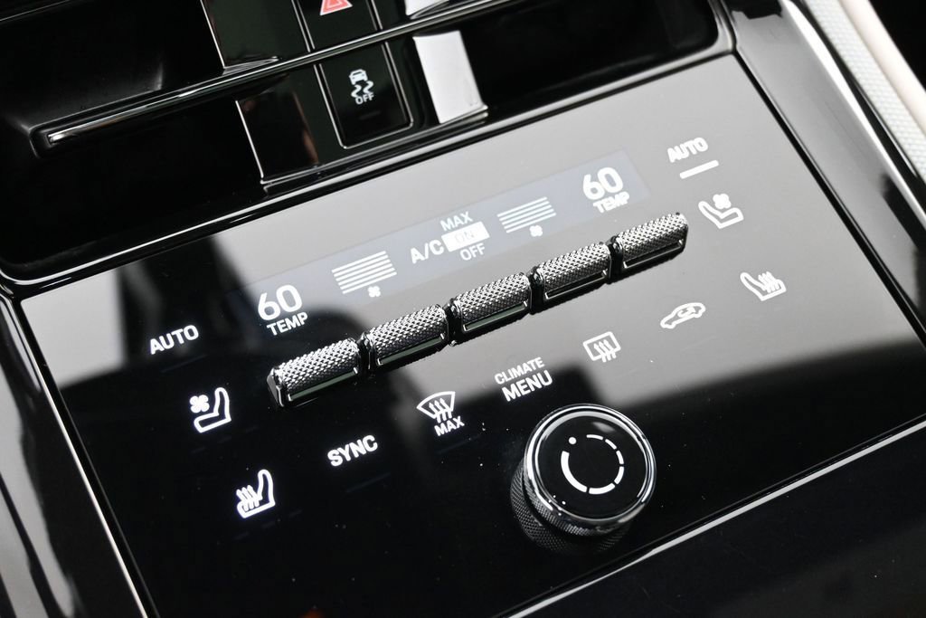 Certified 2025 Porsche Panamera 4S AWD/4WD image 23