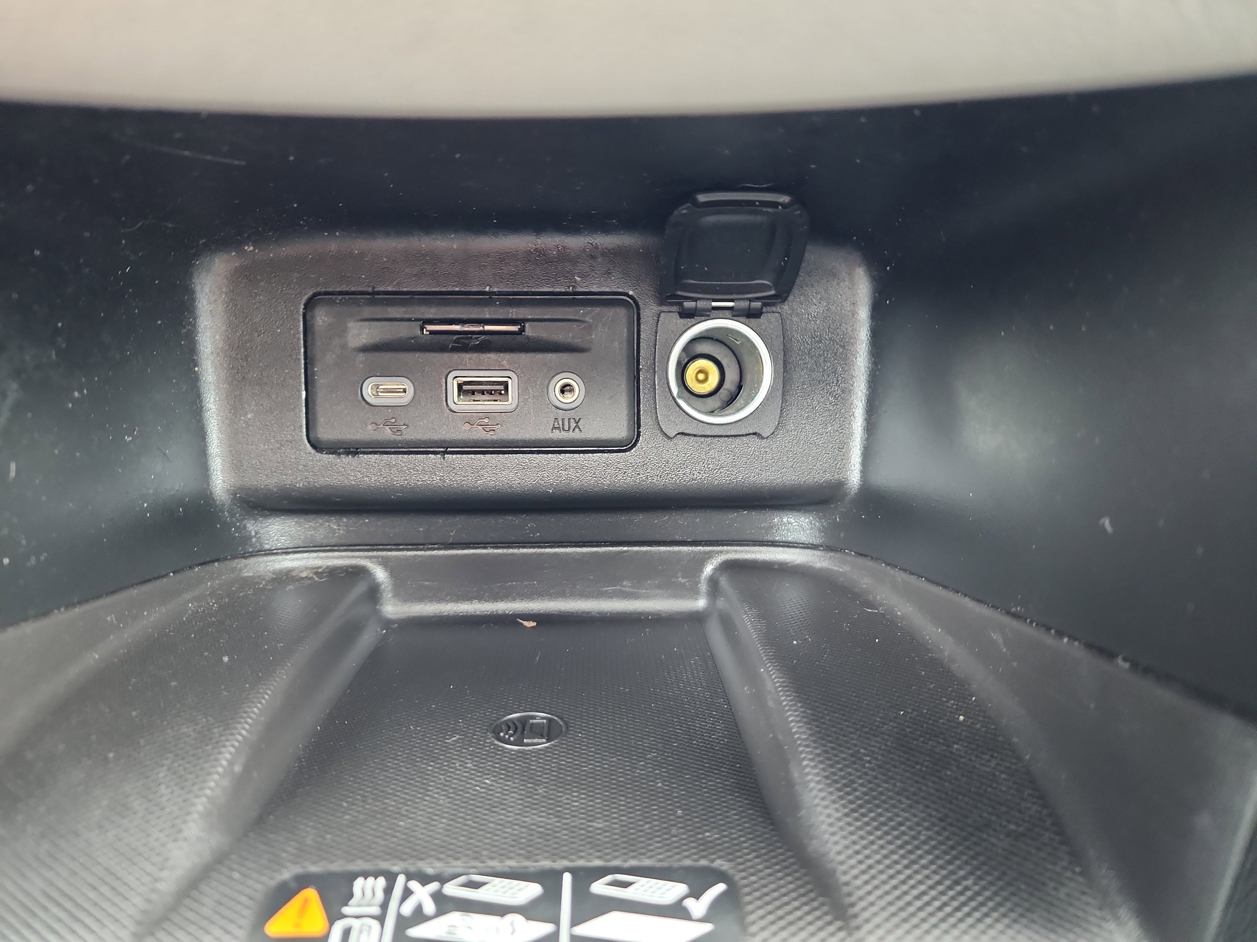 Used 2019 Chevrolet Equinox Premier image 16