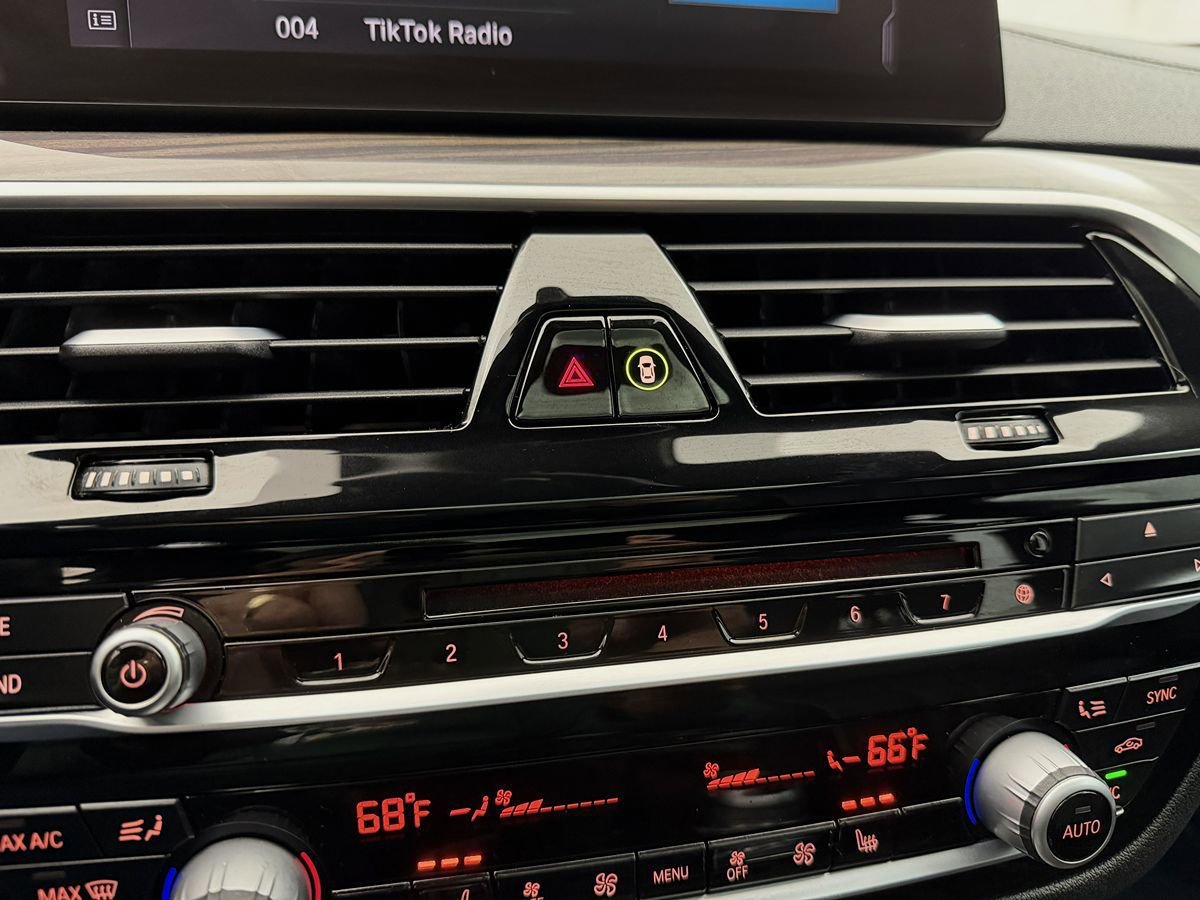 Used 2019 BMW M550i xDrive AWD/4WD image 32
