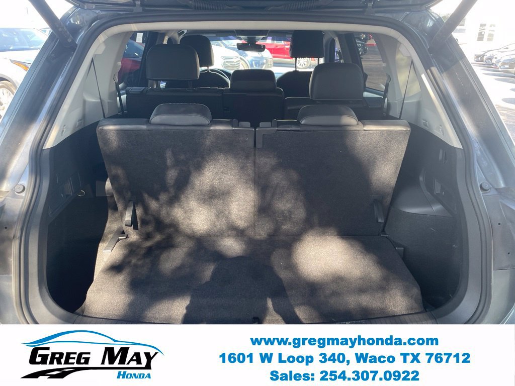 Used 2024 Volkswagen Tiguan SE w/ Panoramic Sunroof Package FWD image 6