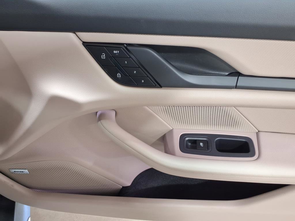 Used 2024 Porsche Taycan 4S image 26