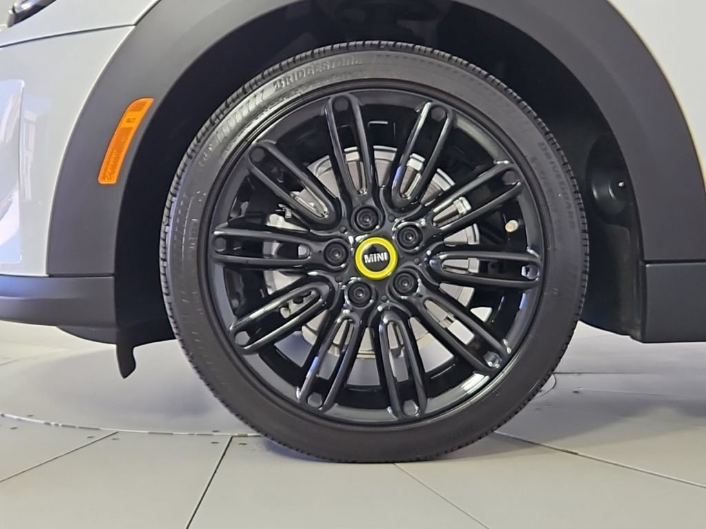 Used 2024 MINI Cooper SE FWD image 5