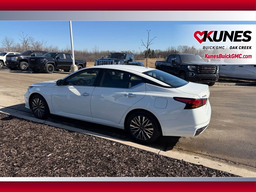 Used 2025 Nissan Altima 2.5 SV FWD image 4