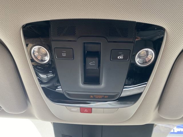 Certified 2025 Kia Sorento SX image 28