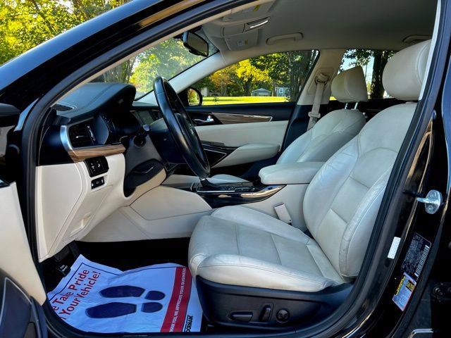 Used 2019 Kia Cadenza Premium image 15