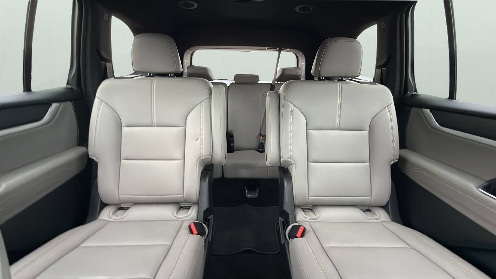 Used 2026 GMC Acadia Elevation w/ Elevation Premium Package FWD image 25