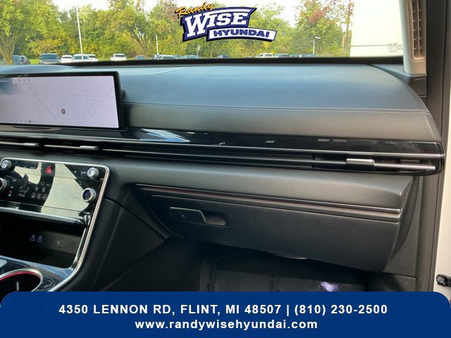 Used 2025 Genesis GV80 2.5T Standard AWD/4WD image 41
