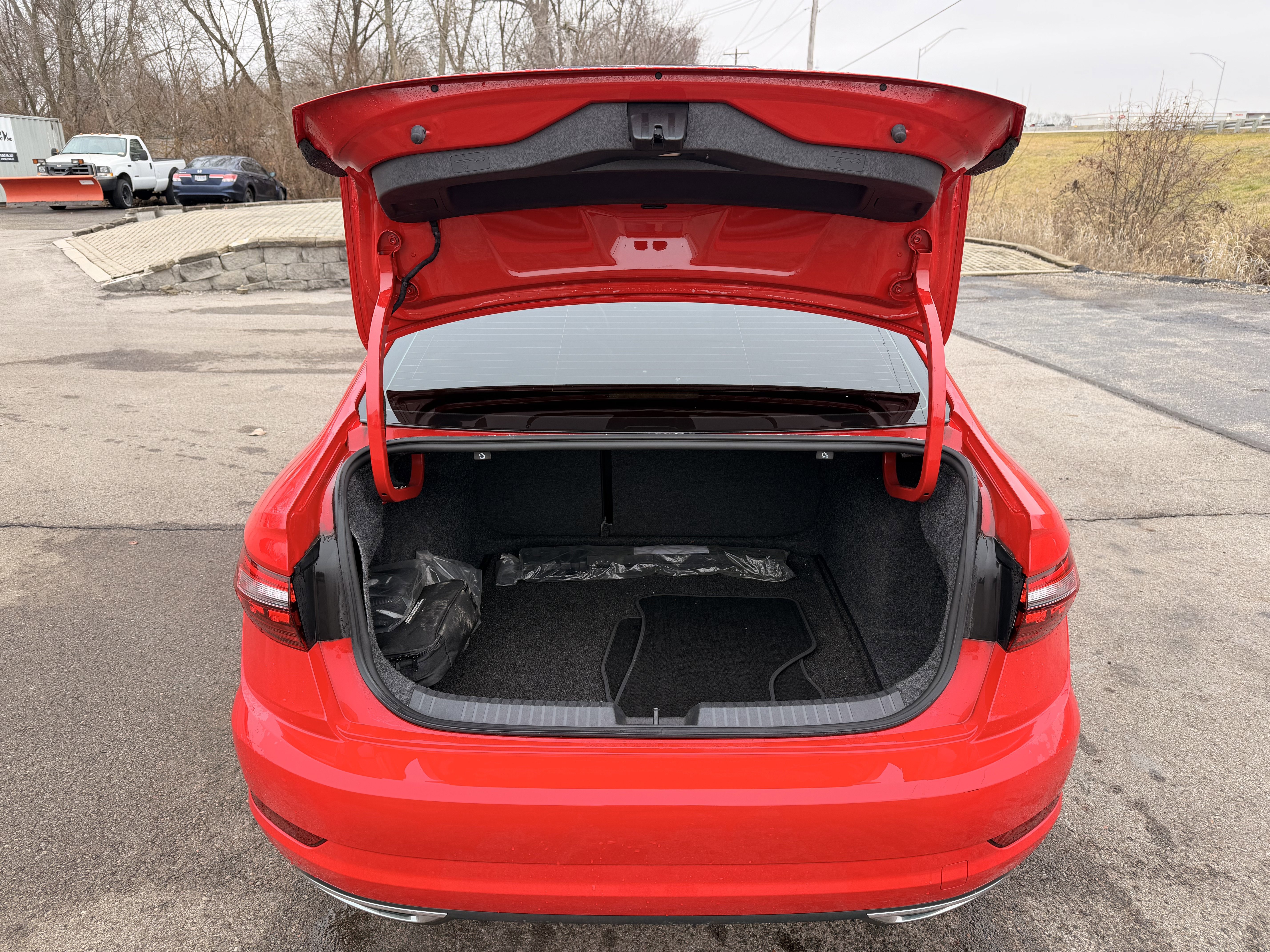 Used 2020 Volkswagen Jetta R-Line w/ R-Line Cold Weather Package image 13