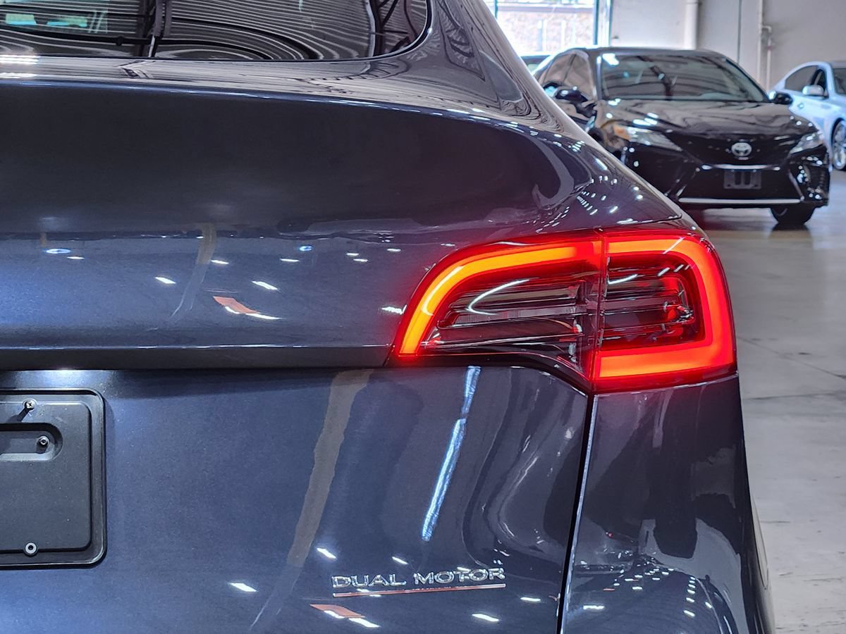Used 2022 Tesla Model Y Performance AWD/4WD image 22