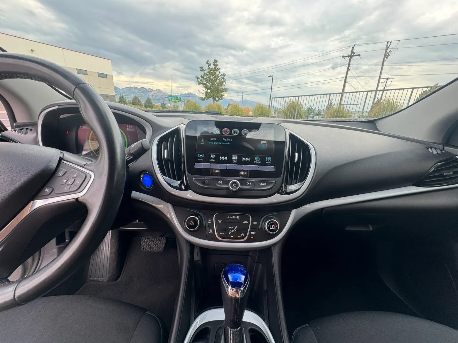 Used 2016 Chevrolet Volt LT FWD image 9