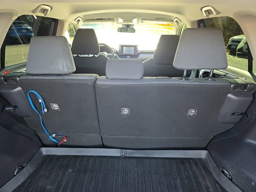 Used 2021 Toyota RAV4 XLE image 36