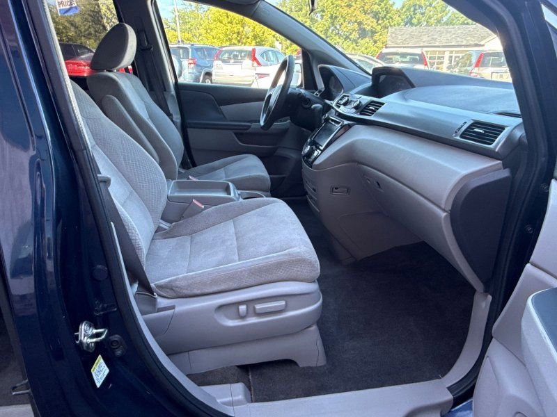 Used 2016 Honda Odyssey SE image 18