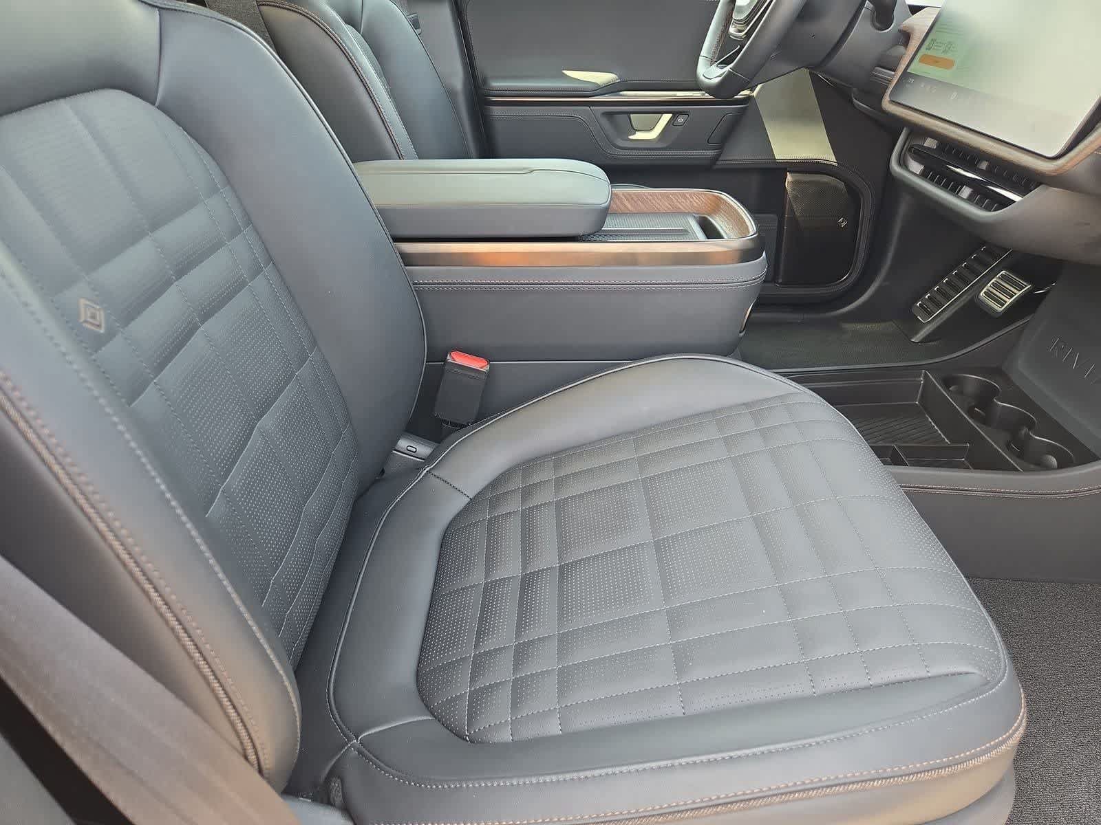 Used 2025 Rivian R1S Premium AWD/4WD image 21