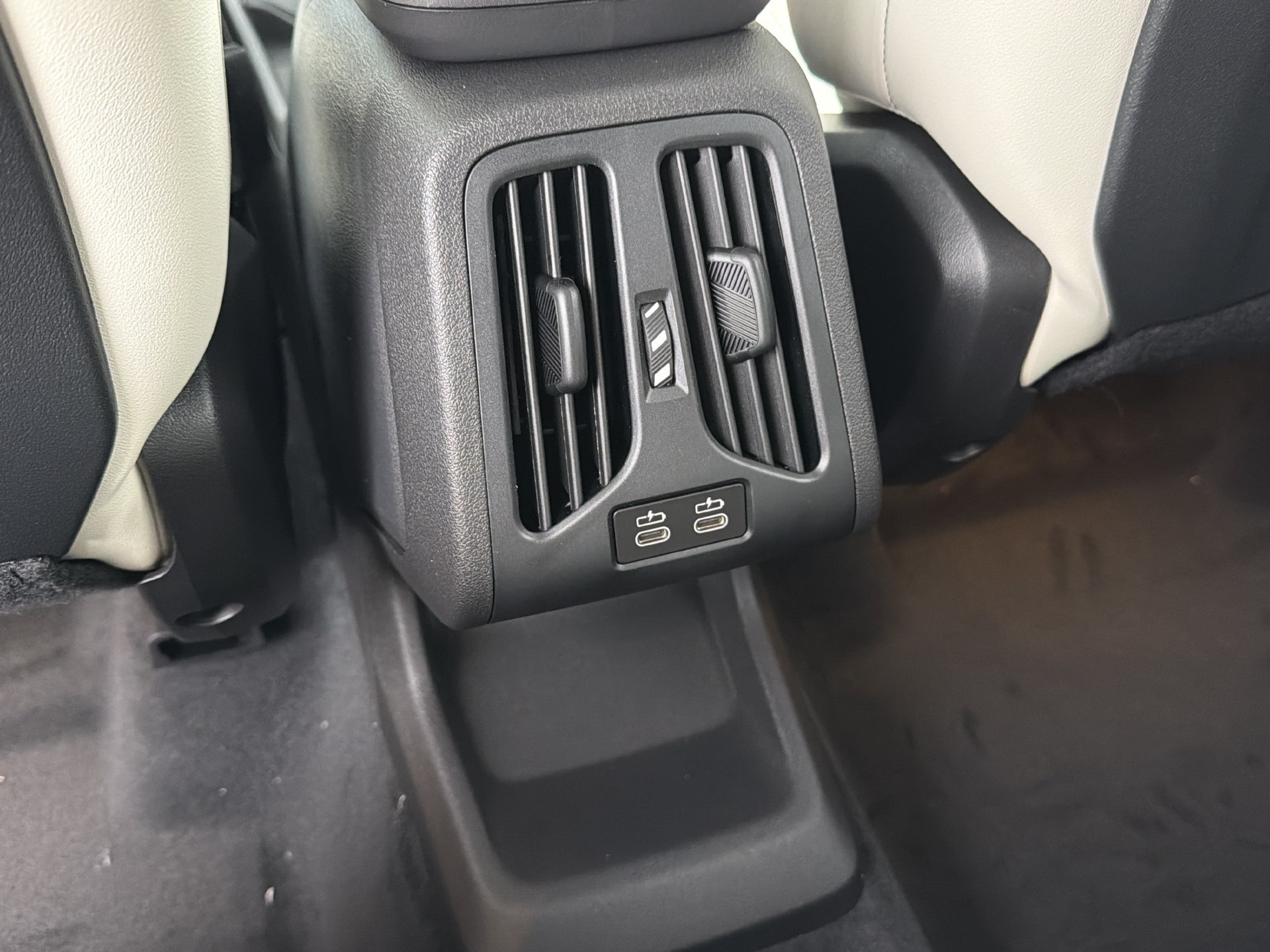 New 2026 BMW X1 xDrive28i AWD/4WD image 18