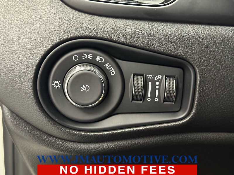 Used 2022 Jeep Renegade Altitude image 36