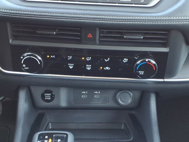 Used 2024 Nissan Rogue S AWD/4WD image 16