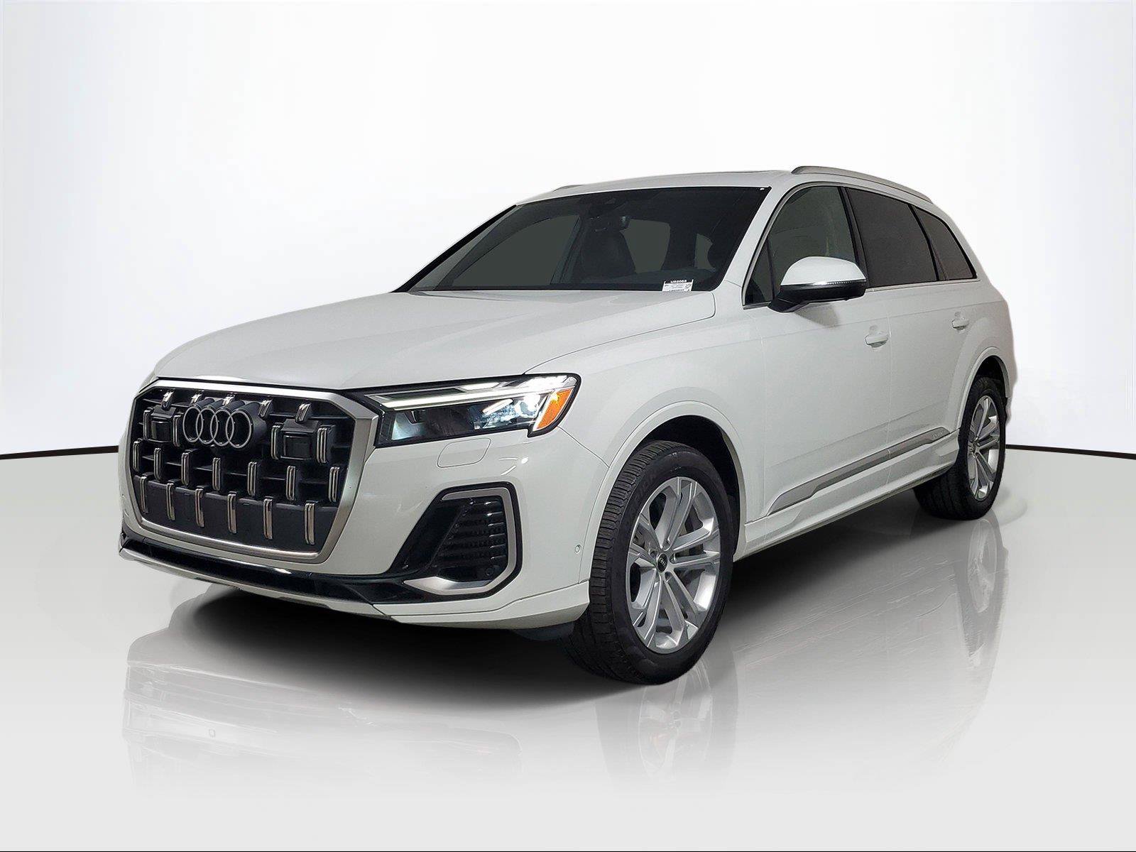 Used 2025 Audi Q7 3.0T Premium Plus AWD/4WD image 3