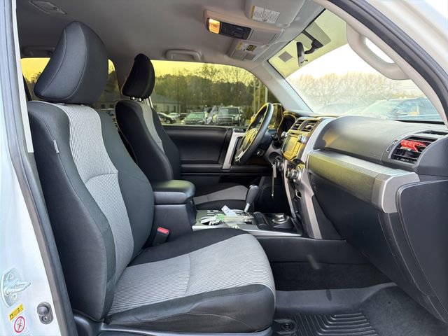 Used 2019 Toyota 4Runner SR5 AWD/4WD image 18