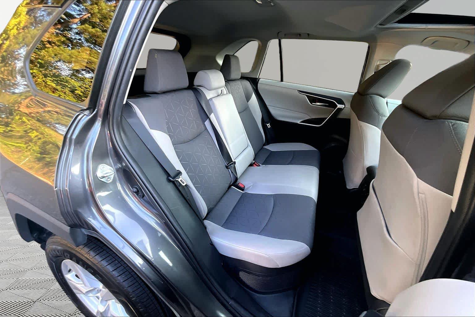 Certified 2021 Toyota RAV4 XLE w/ Convenience Package AWD/4WD image 20