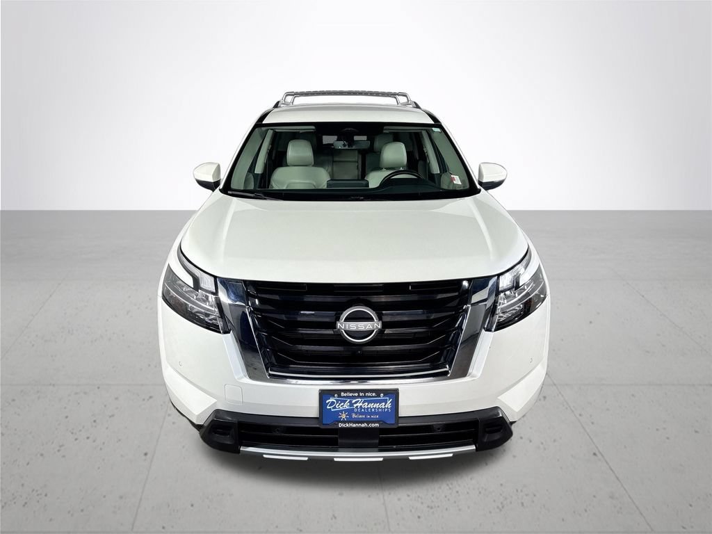 Used 2023 Nissan Pathfinder SL AWD/4WD image 3