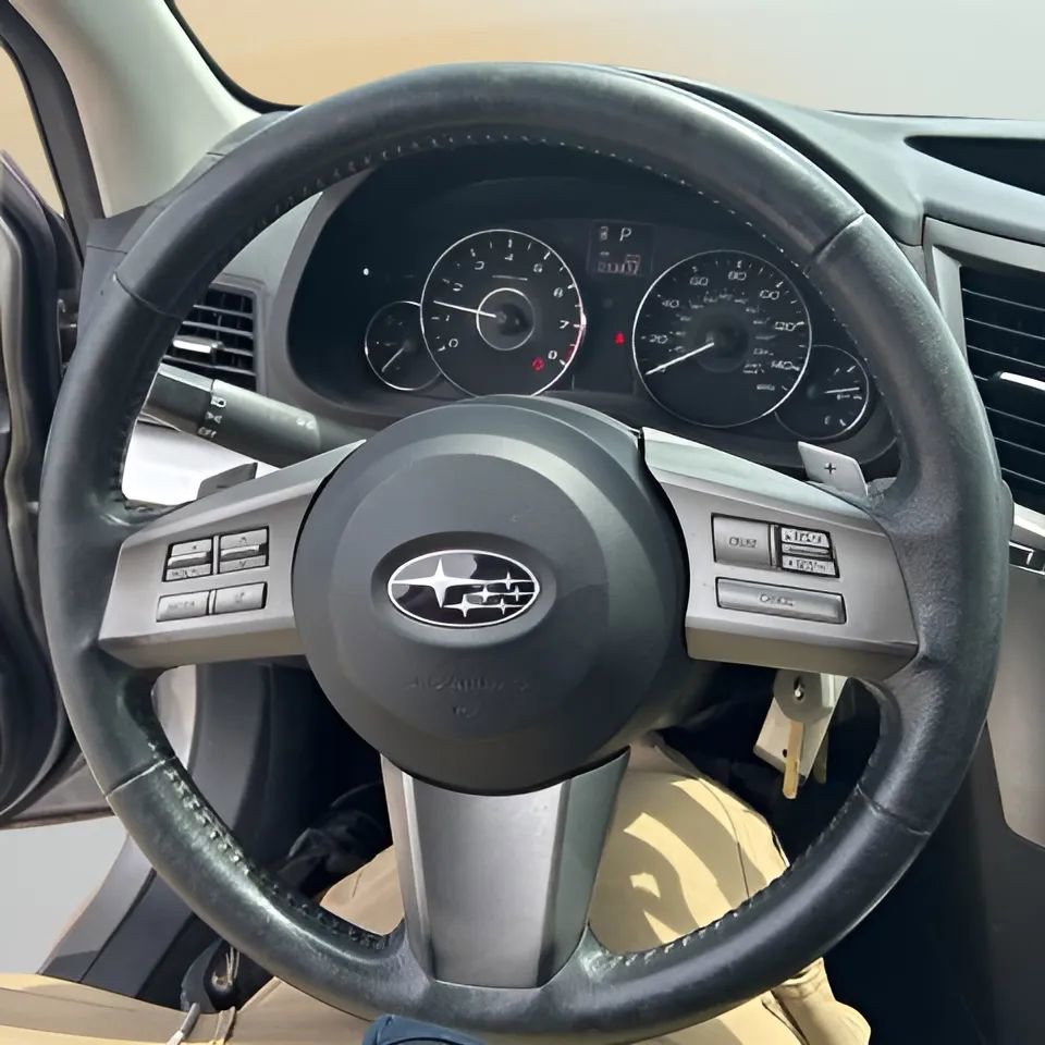 Used 2011 Subaru Legacy 2.5i Premium AWD/4WD image 19