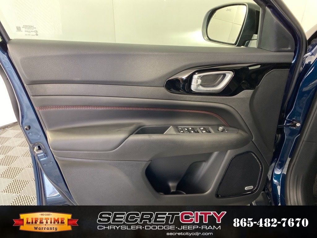 New 2026 Jeep Compass Trailhawk w/ Sun, Sound & Navigation Group image 12