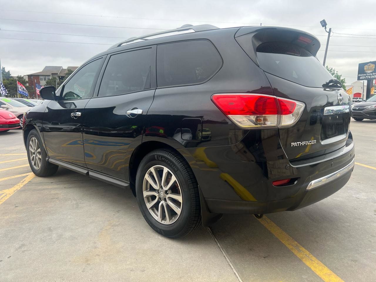 Used 2015 Nissan Pathfinder SV FWD image 5