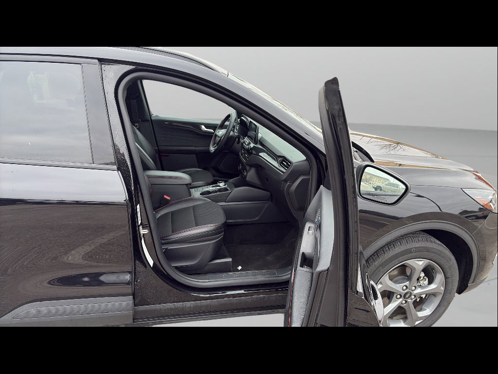Used 2025 Ford Escape ST-Line image 19