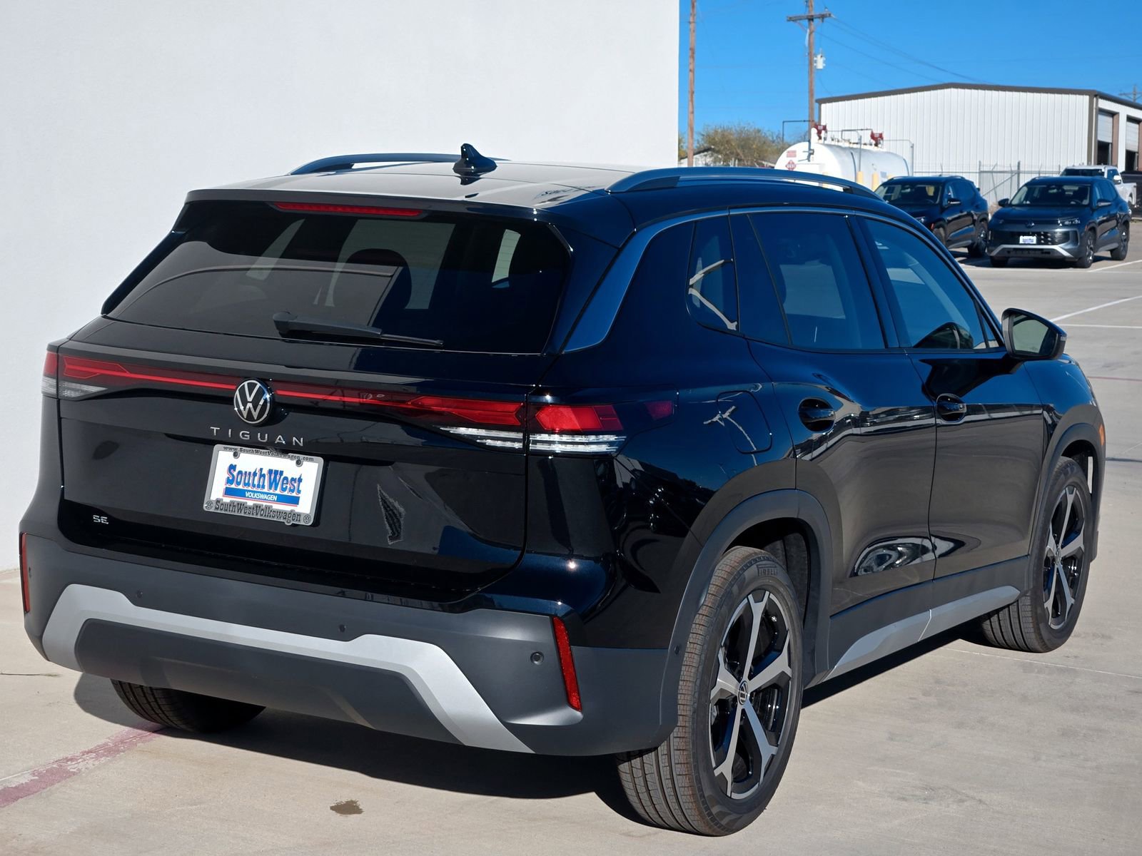 New 2026 Volkswagen Tiguan SE image 4