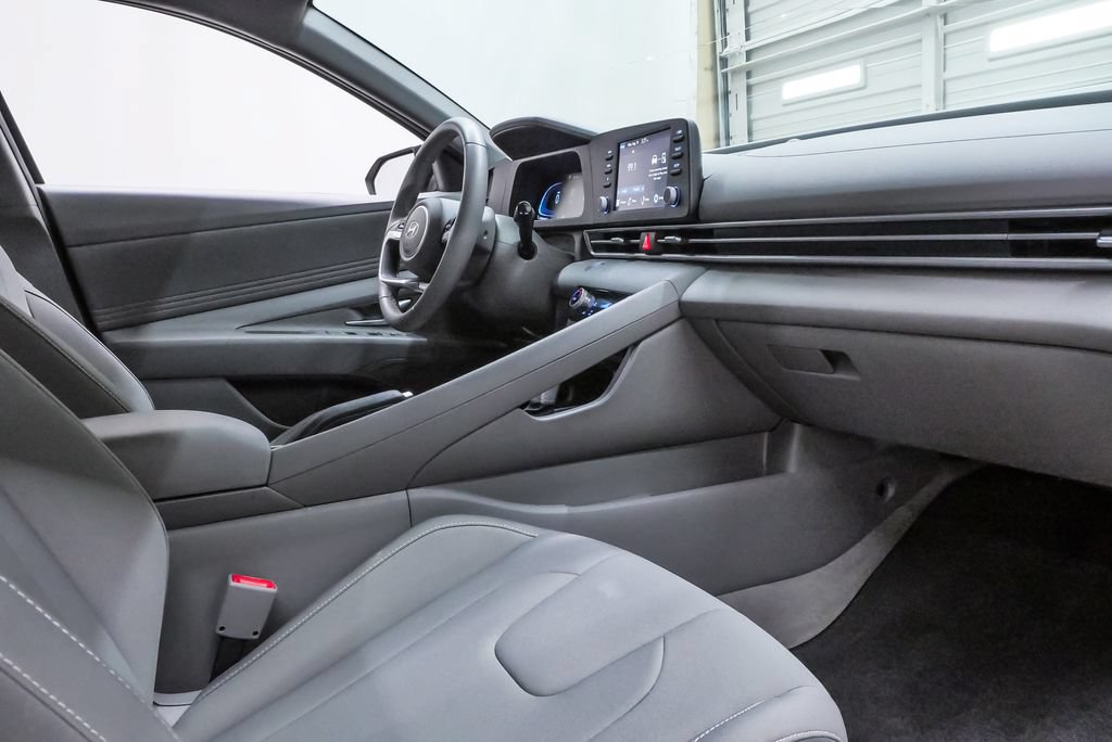Certified 2026 Hyundai Elantra Sport FWD image 12