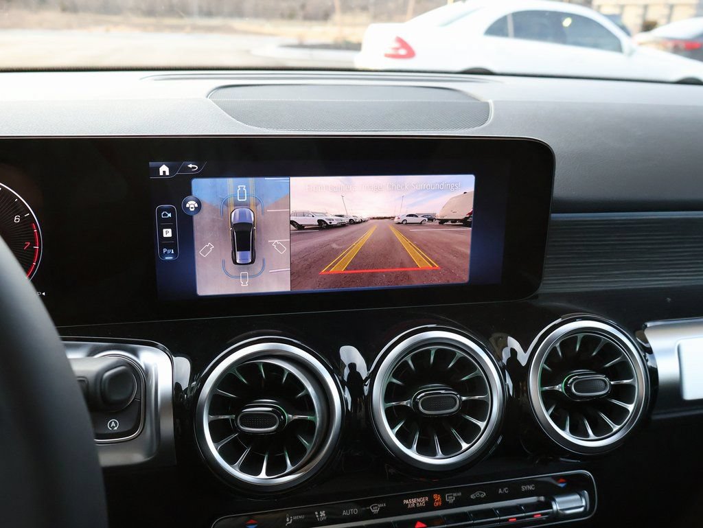 New 2026 Mercedes-Benz GLB 250 4MATIC image 25